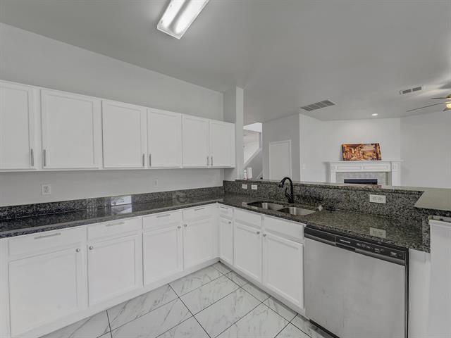 Building Photo - 905 Hems Ln