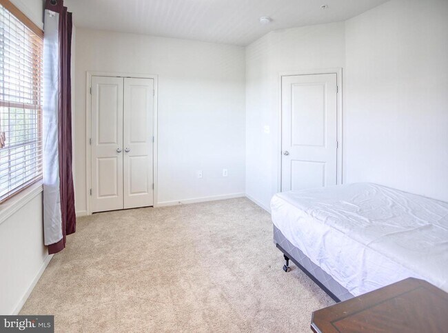 Building Photo - 13336 Redspire Dr