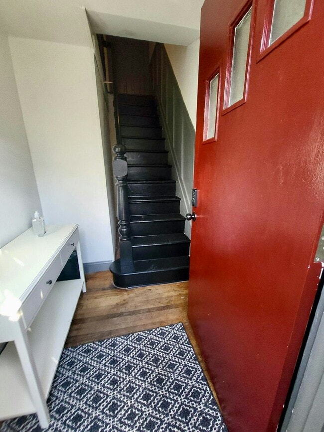 Building Photo - 710 3rd Ave