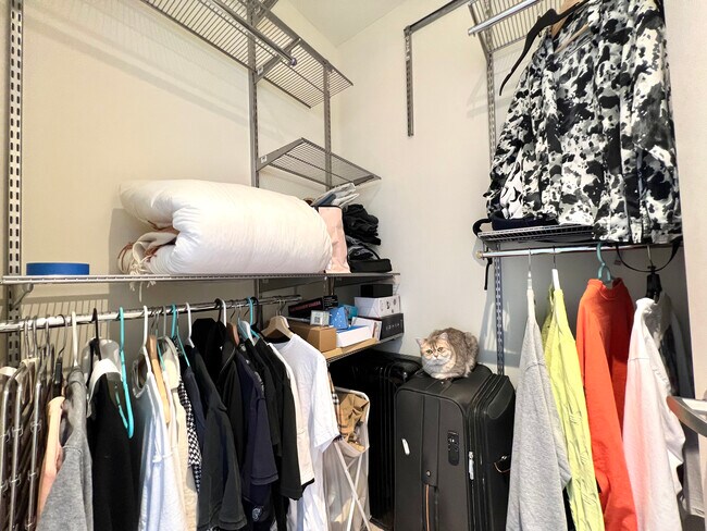 Building Photo - 210 S Desplaines St