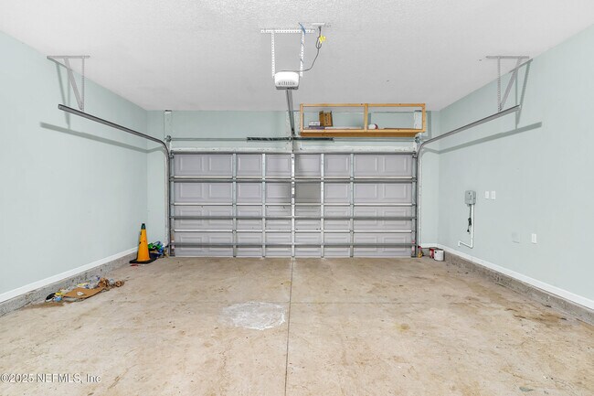 Building Photo - 150 Logrono Ct
