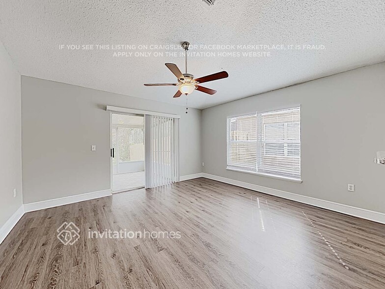 Building Photo - 3260 Erskine Dr