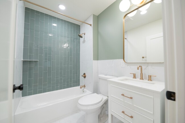 Building Photo - 232 S 46th St