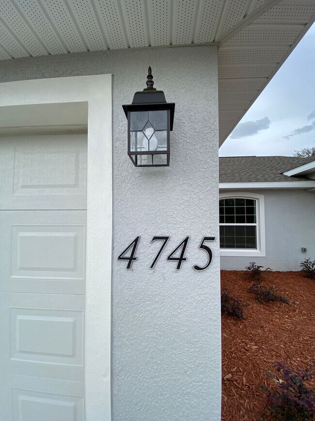 Building Photo - Desirable SW Ocala Neighborhood 3/2/2 *WON...