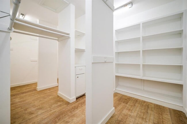 Building Photo - 5511 Jackwood St