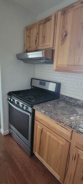 Building Photo - 360 Oak Hill Dr