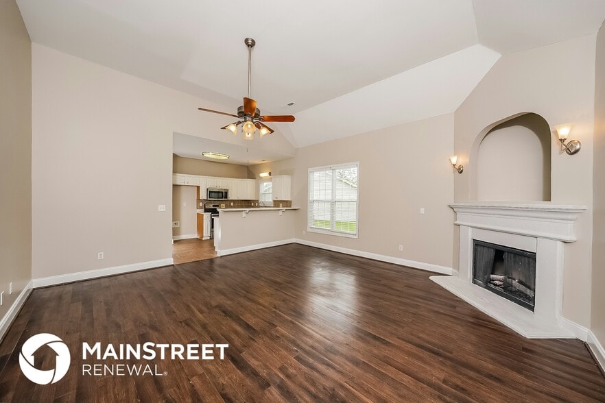 Building Photo - 4497 Canterbury St