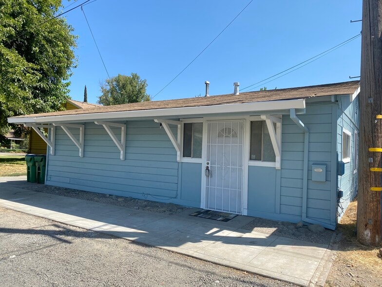 Building Photo - 885 E 7th Ave
