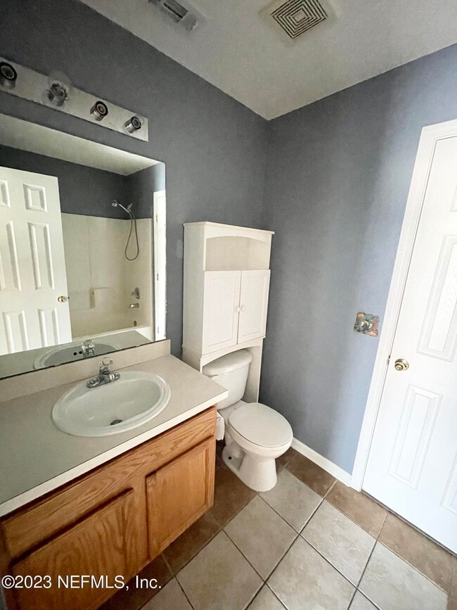 Building Photo - 549 Scrub Jay Dr