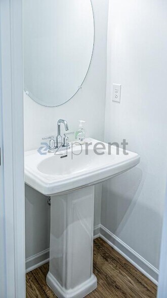 Building Photo - 612 Clb Vw Wy