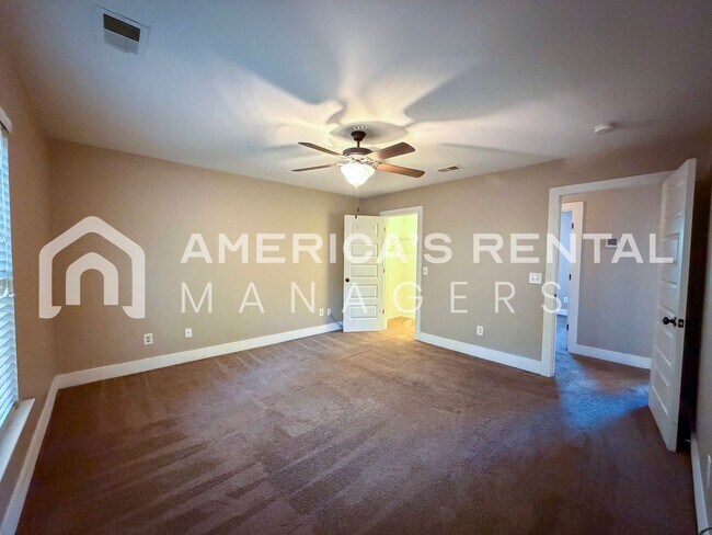 Building Photo - Spacious 3-Bed, 2-Bath Home Near Mercedes-Benz Plant in Vance!