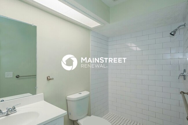 Building Photo - 3 Bedroom Pet-Friendly Home in JACKSONVILLE, FL with Main Street Renewal