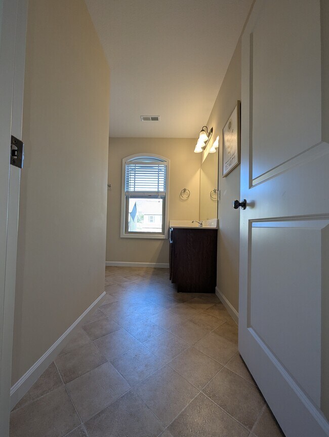 Building Photo - 1533 Yarnell Station Blvd