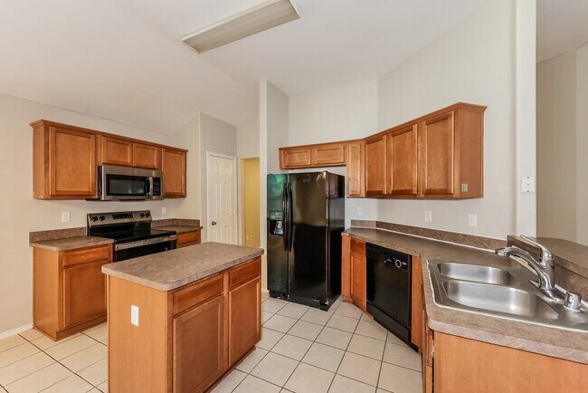 Building Photo - 1542 Reynolds St