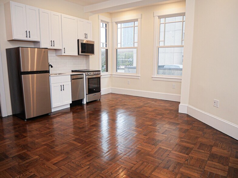 Building Photo - 239 W Newton St