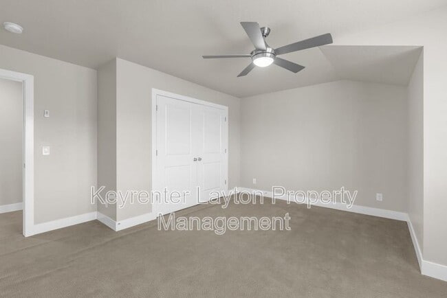 Building Photo - 1447 E Daylily Ct