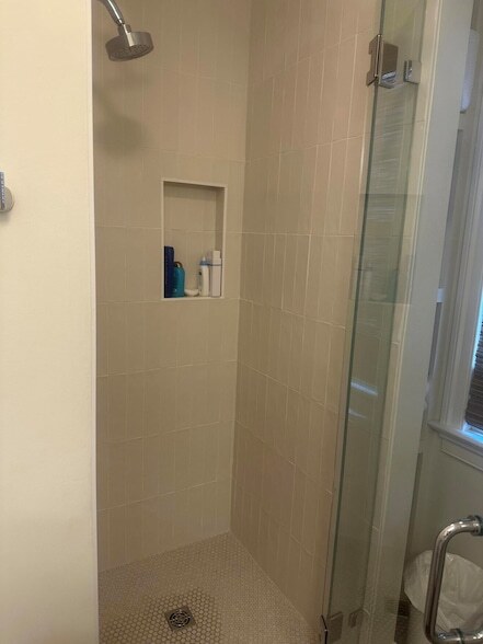 Building Photo - 9 Bogard St