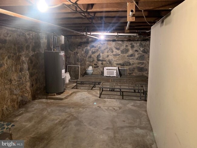 Building Photo - 559 Hillman Dr