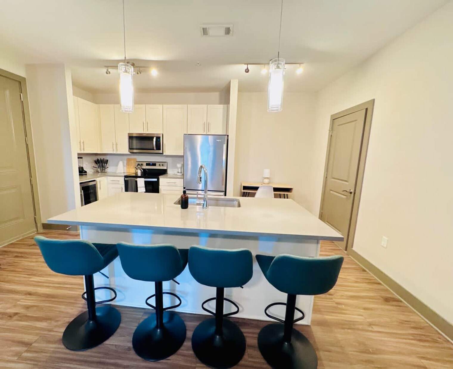 Building Photo - 9268 Vintage Hills Way