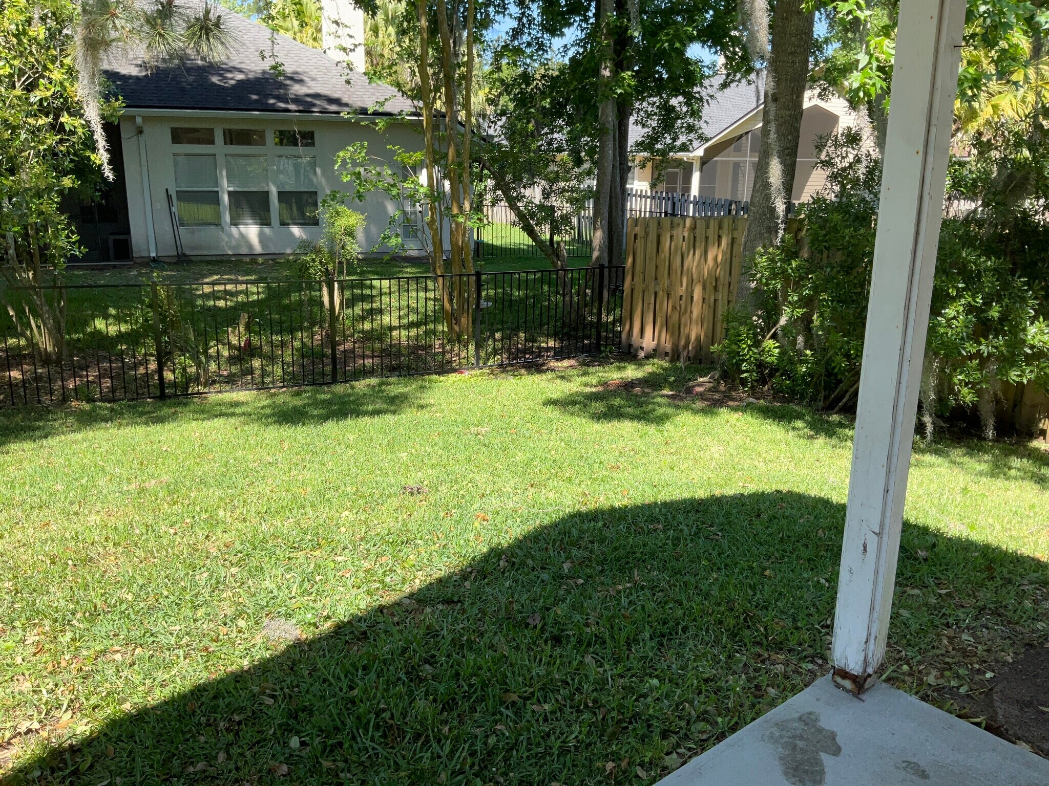 Building Photo - 1982 Protection Pt