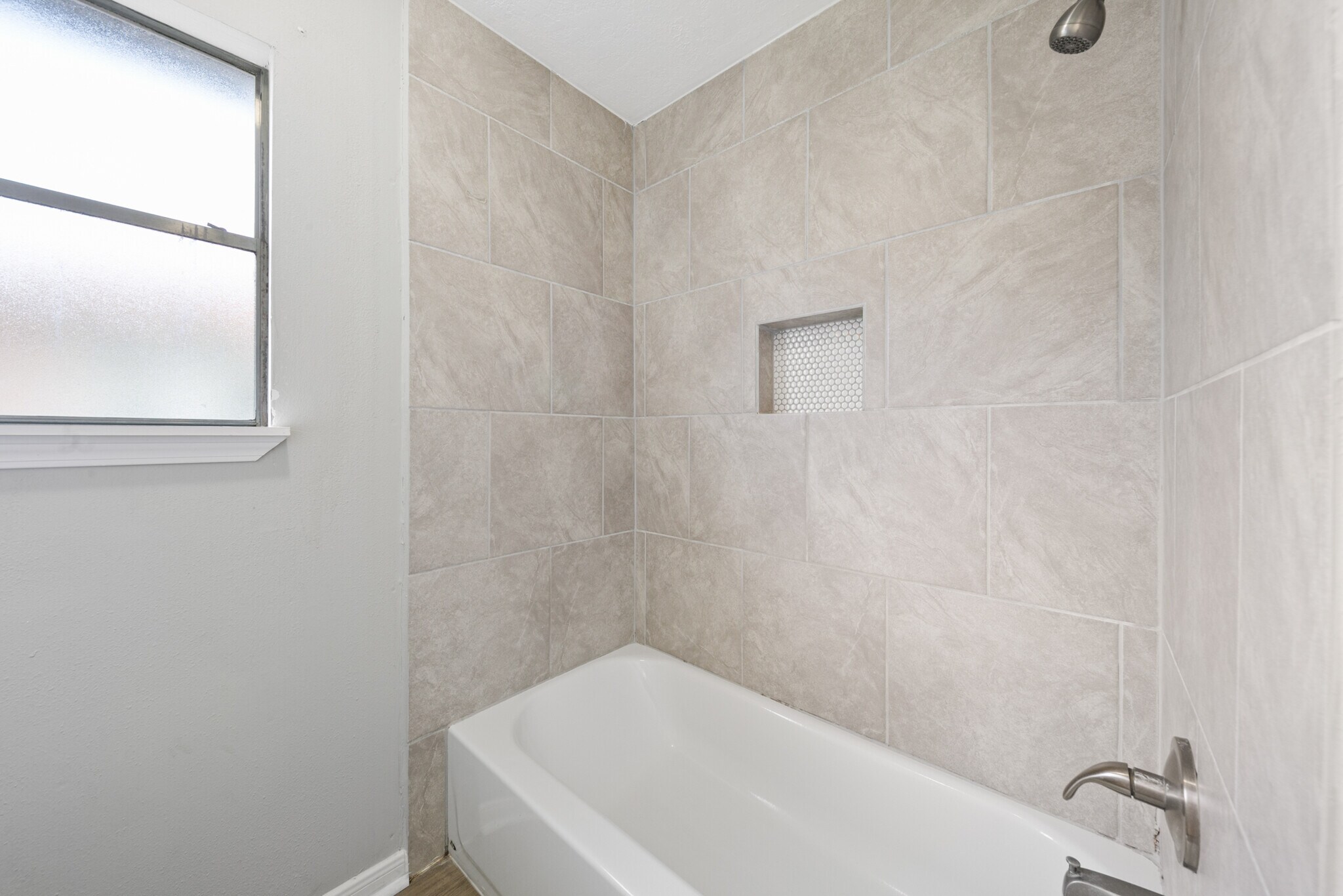 Building Photo - 10530 Rippling Fields Dr