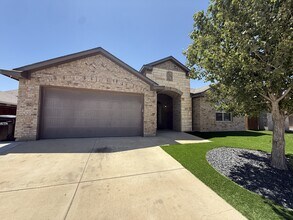 Building Photo - 805 Gallantry Ln