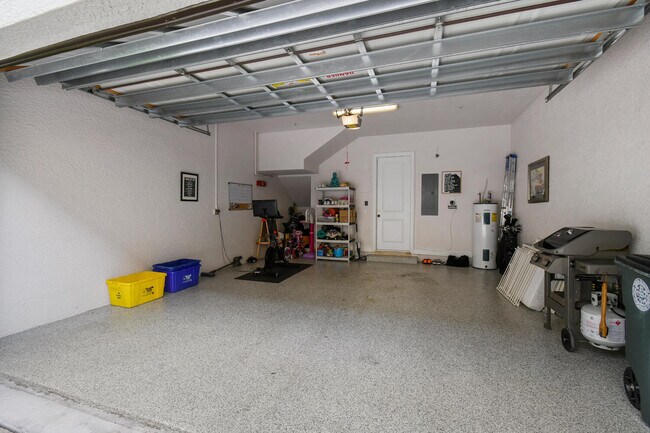 Building Photo - 25 Via Floresta Dr