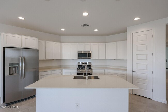 Building Photo - 7841 W Staghorn Rd
