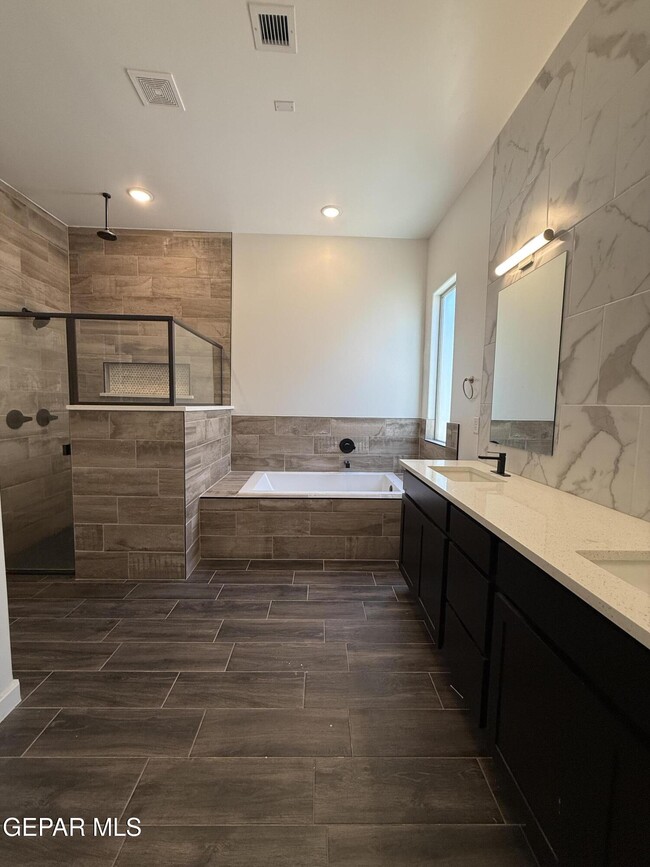 Building Photo - 13389 Carterton Ave