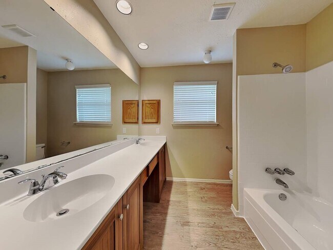 Building Photo - 4815 Diehlwood Pl