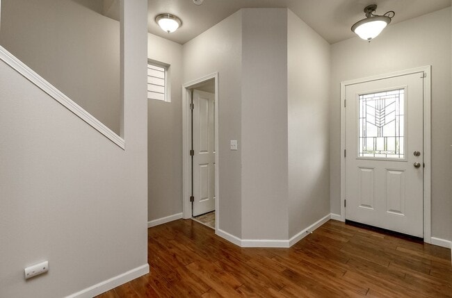 Building Photo - Beautiful Lacey Home with new paint and carpet in Popular Edgewater Community
