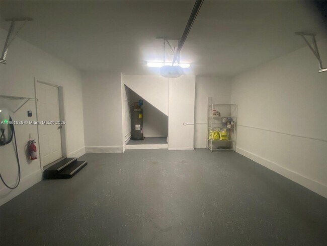 Building Photo - 1605 Passion Vine Cir