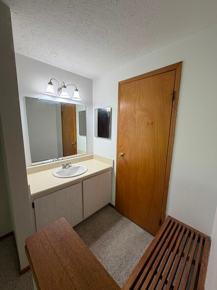 Building Photo - 1762 Queensbridge Dr