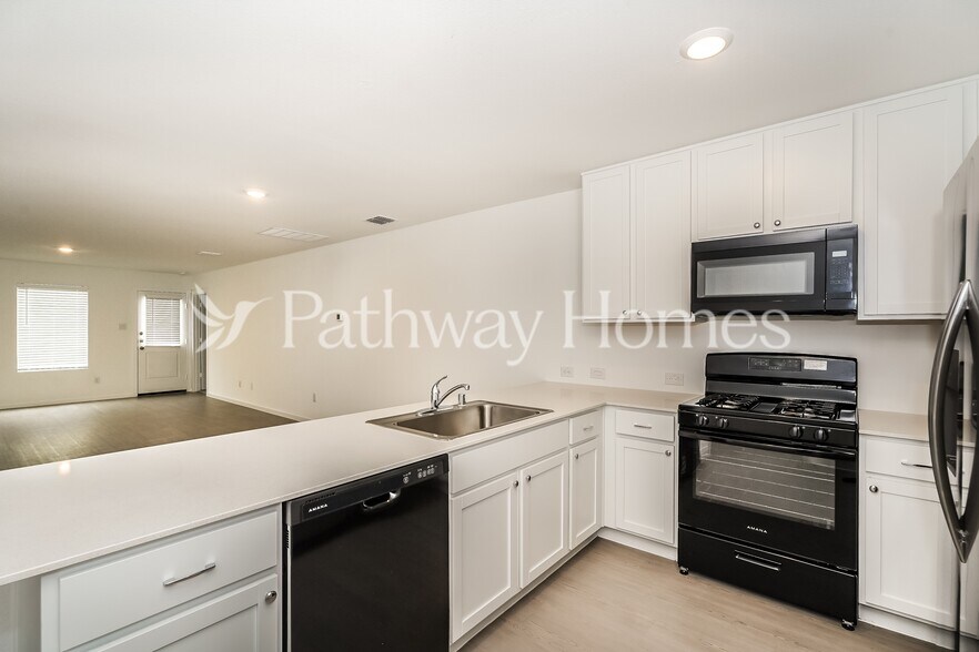 Building Photo - 3136 Tokara St