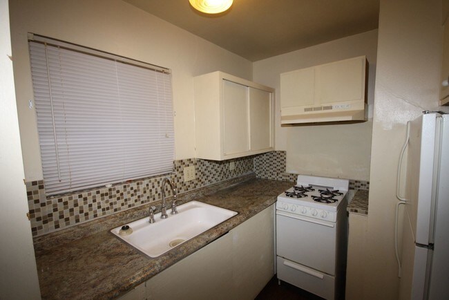 Building Photo - 119 Andrews