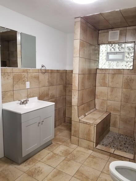 1st Floor Full Bathroom - 115 N 1st St