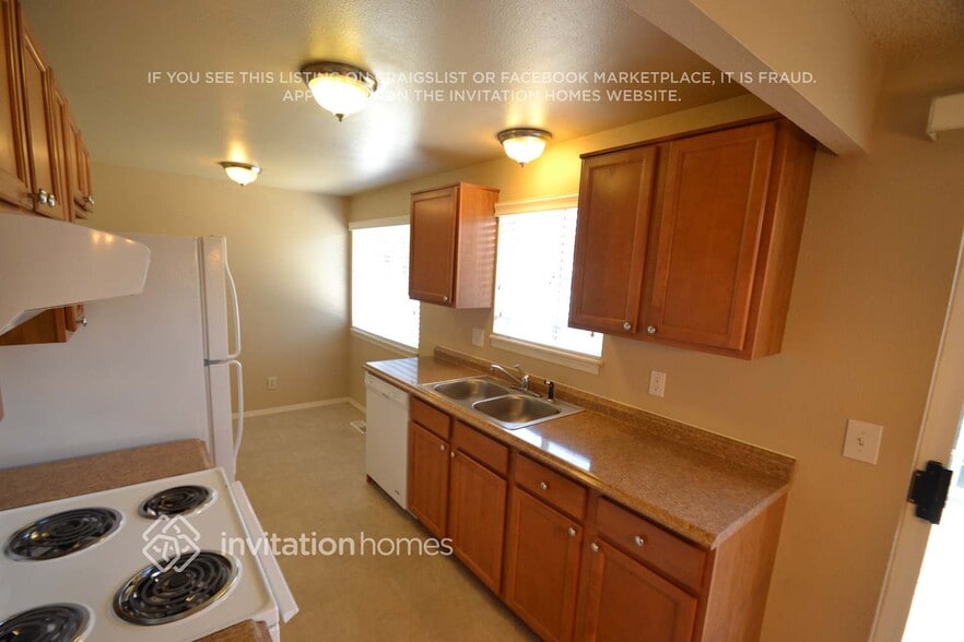 Building Photo - 25110 35th Ave S