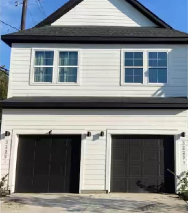 Building Photo - 3223 Real St