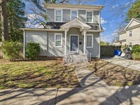 Building Photo - Charming 3-Bedroom 1.5 Bathroom Single Fam...