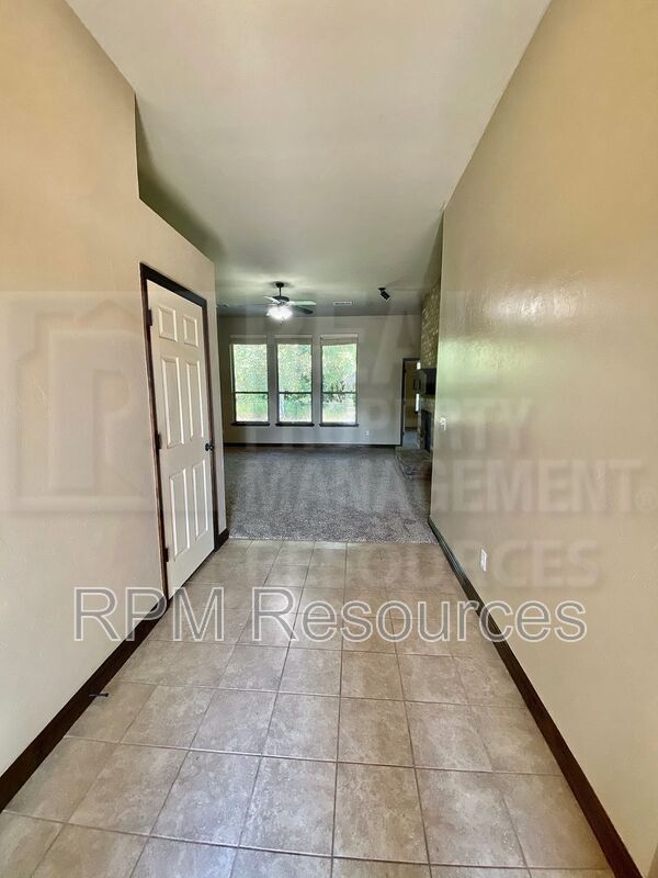 Building Photo - 9021 SW 55th St