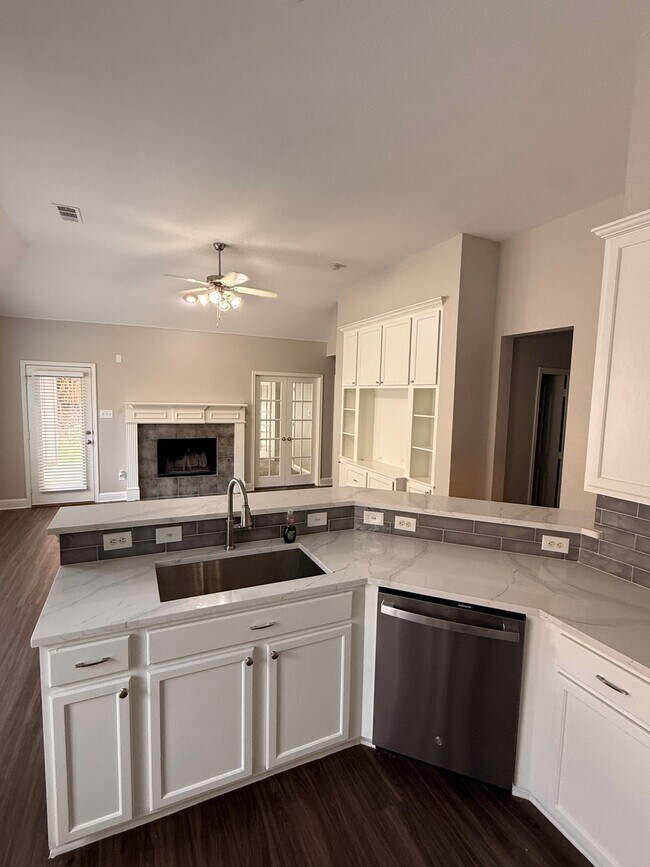 Building Photo - 3105 Whispering Pine Blvd