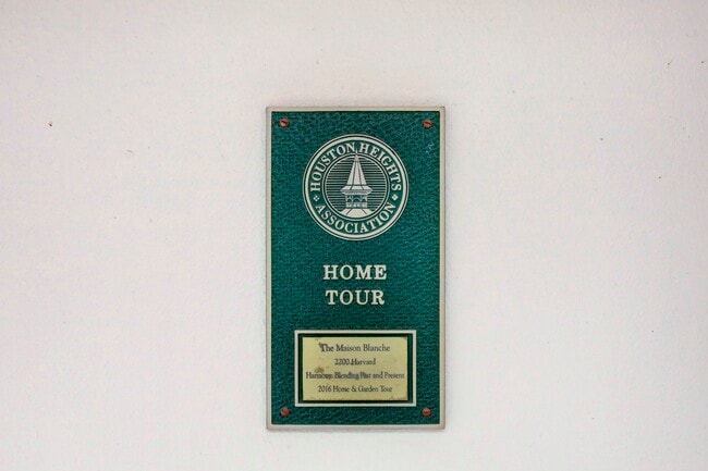 Building Photo - 2200 Harvard St