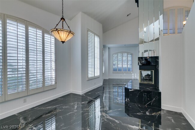 Building Photo - 174 Buena Ct