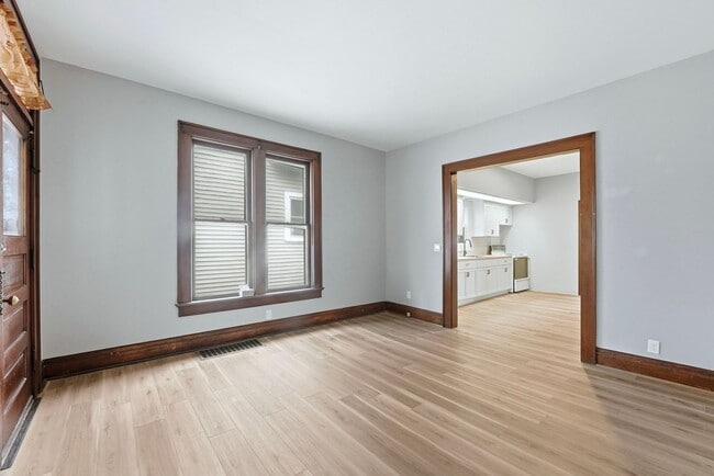 Building Photo - Move-In Ready with Bonus Storage Space!
