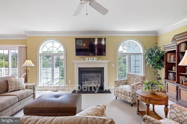 Building Photo - 155 Harrogate Dr