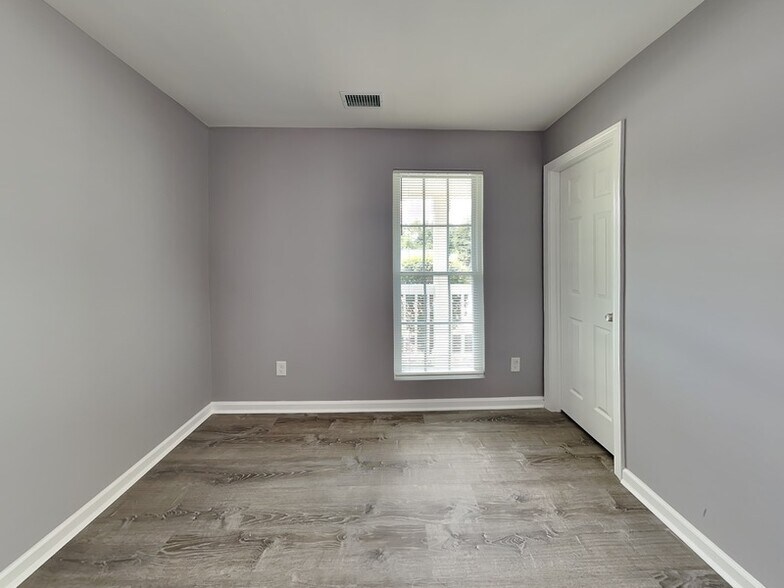 Building Photo - 447 Bald Eagle Way