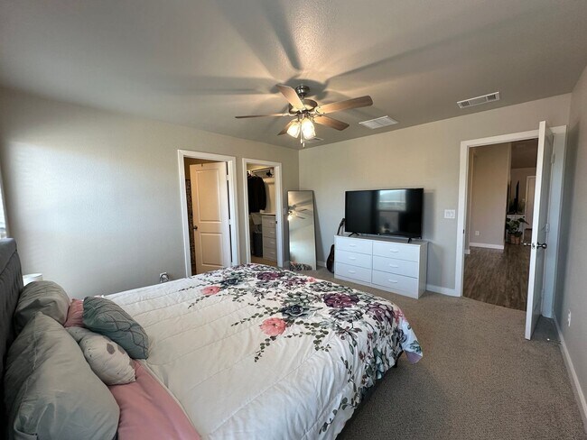 Building Photo - 3/2 located in Upland Crossing, Available December!