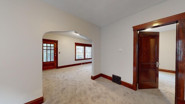 Building Photo - 3210 W 98th St