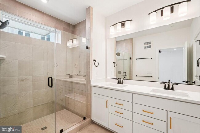 Building Photo - 19820 Lavender Dust Sq