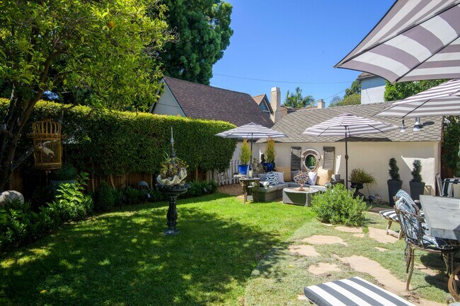 Building Photo - 3109 Calle Cedro